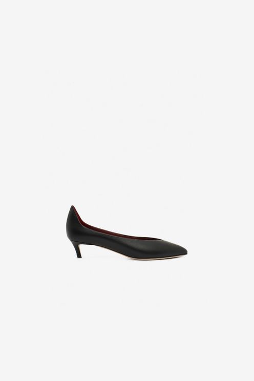 Almond Pumps in Black Leather