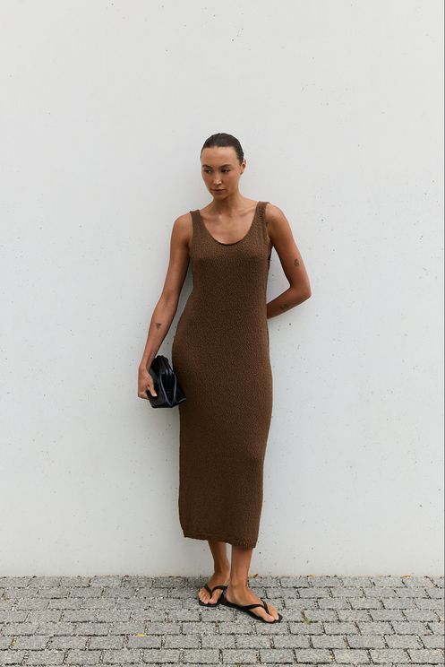 Sukienka midi z dzianiny boucle brown